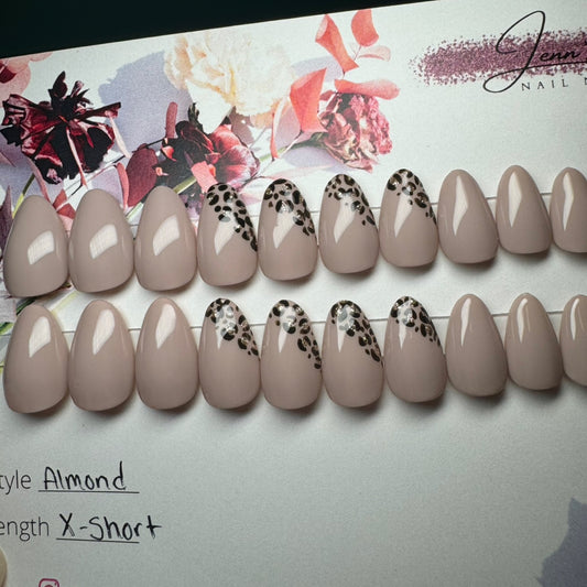 Nude Leopard (XS Almond)